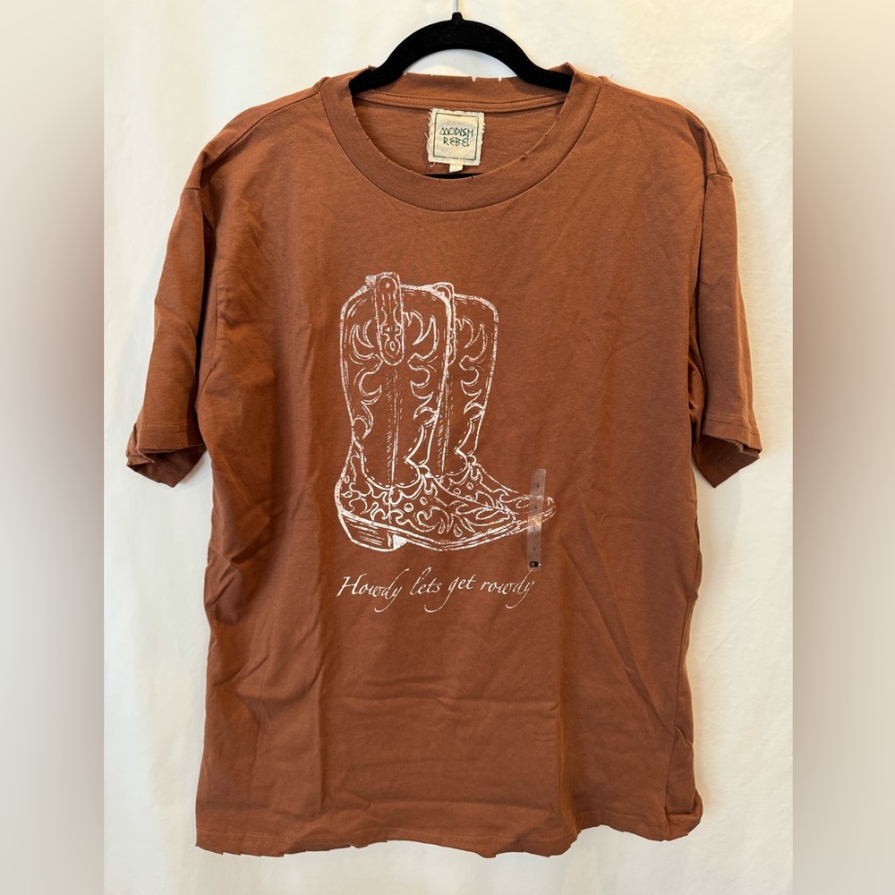 Women’s Graphic Tee Howdy L NWOT